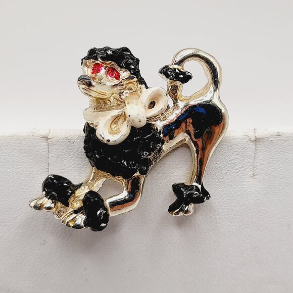 Vintage 1950s Poodle Brooch - 1 1/4 Inch - Black White Red Enamel - Gold Tone - Picture 6 of 7